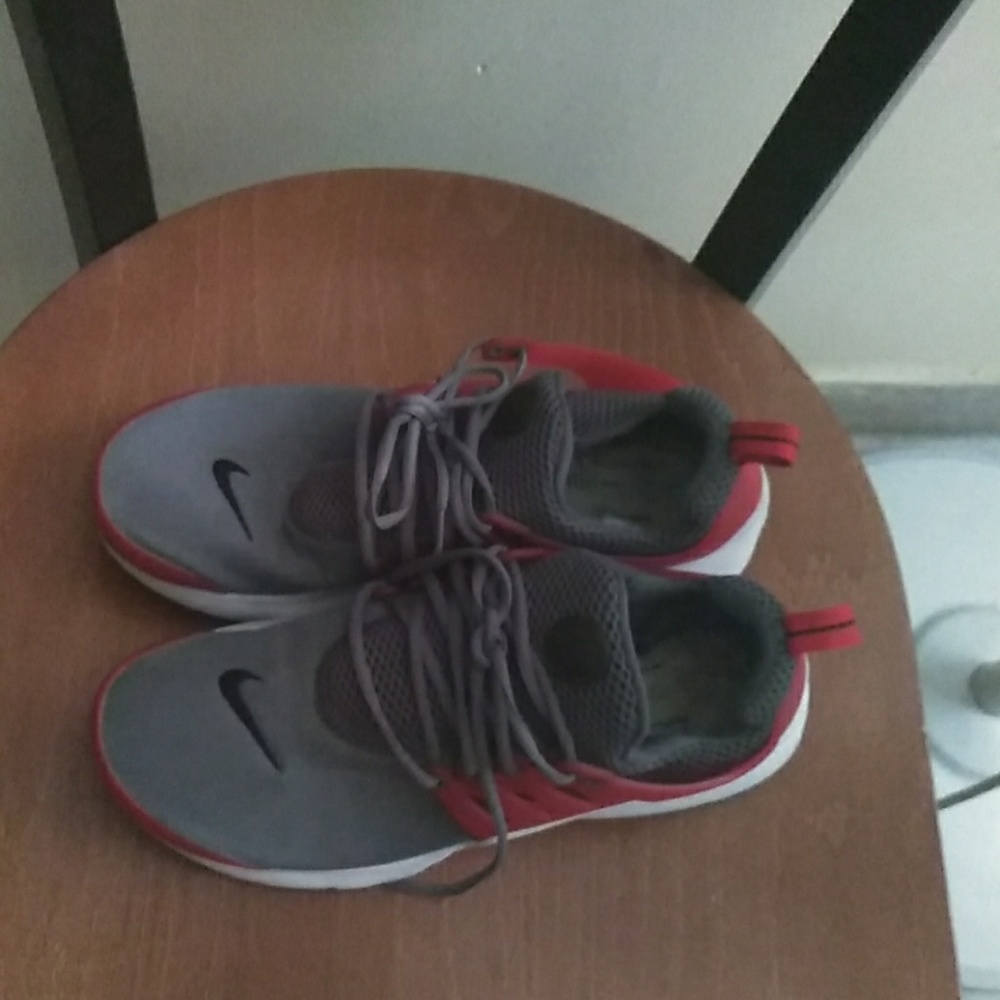 Nike prestos size 7 boys women's 9